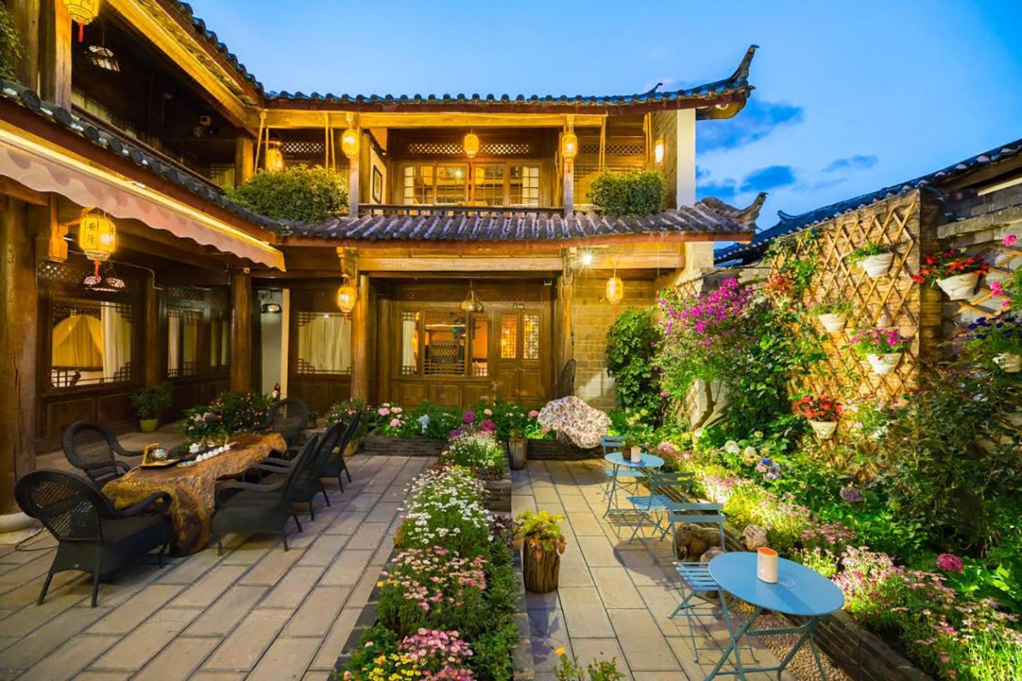 Big Tree Guesthouse - Naxi Old Style Li-ťiang Exteriér fotografie